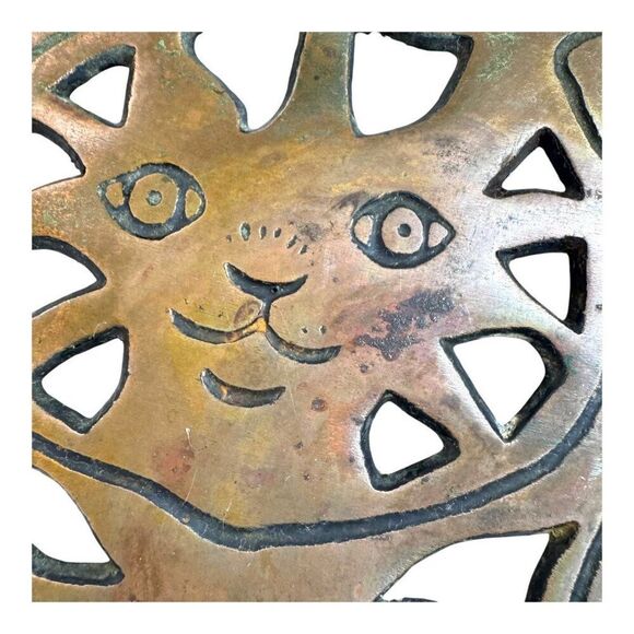 Vintage 99 Cast Iron Cat Shaped Trivet Intricate Cutout Design Hanging Ring SEE - Picture 6 of 9